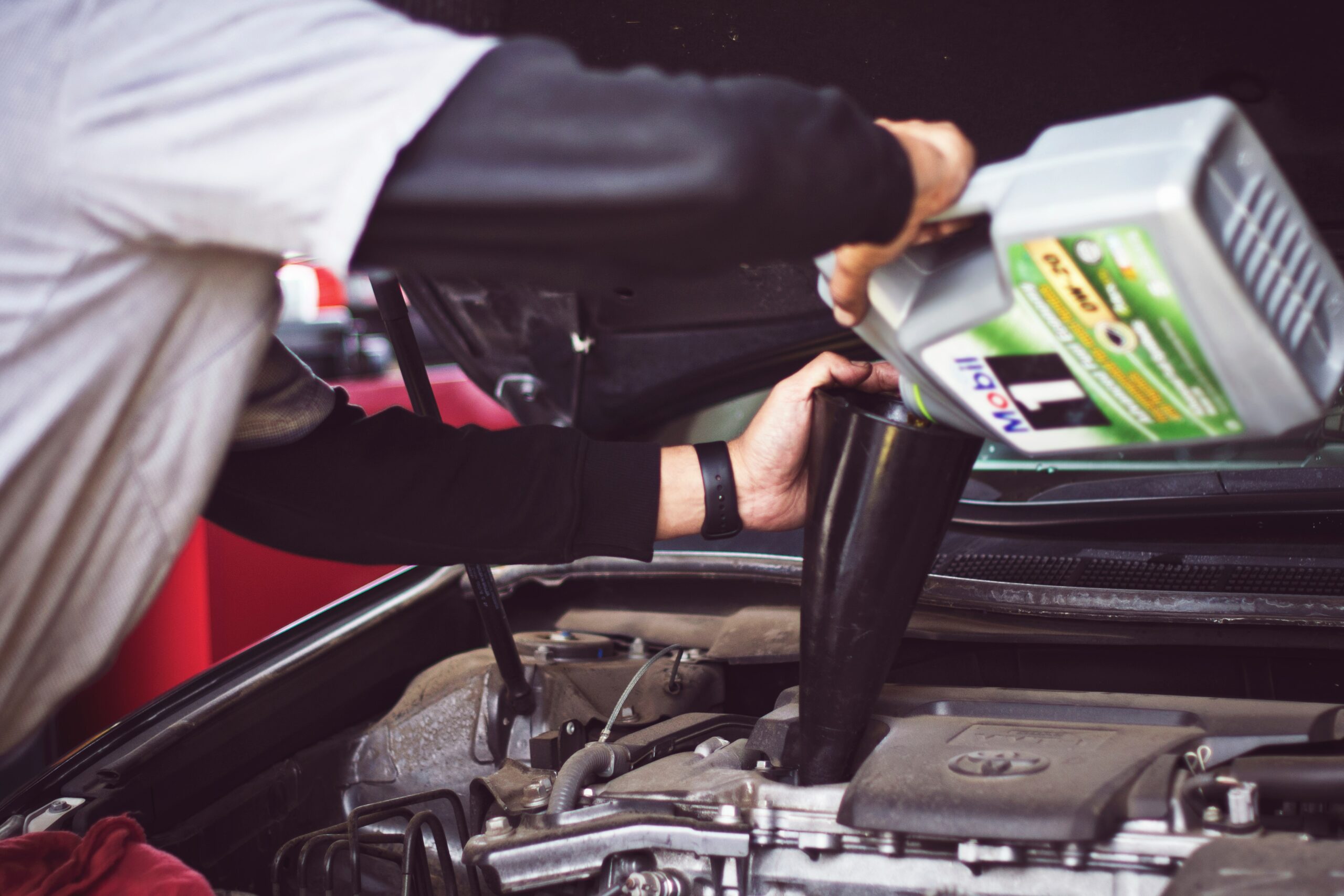 Why Is It Better to Trust Your Garage with an Oil Change? MILTA Technology